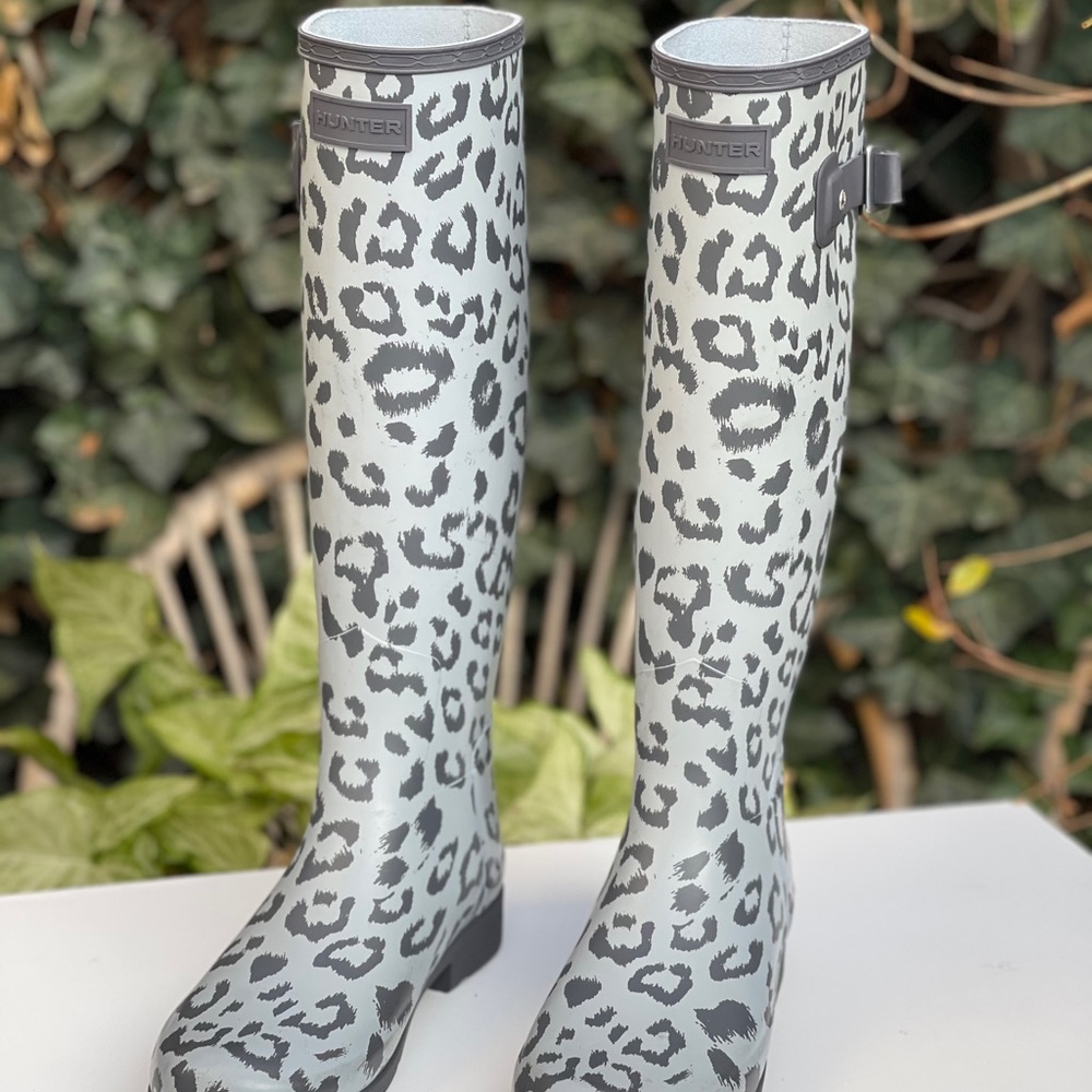 SOLD HUNTER BOOTS ⭐️ - Picture 3 of 8